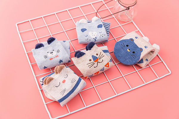 今天才知(zhī)道(dào)，襪子(zǐ)上(shàng)隐藏了(le)3個(gè)小(xiǎo)機(jī)關，小(xiǎo)技(jì)巧真實用(yòng)